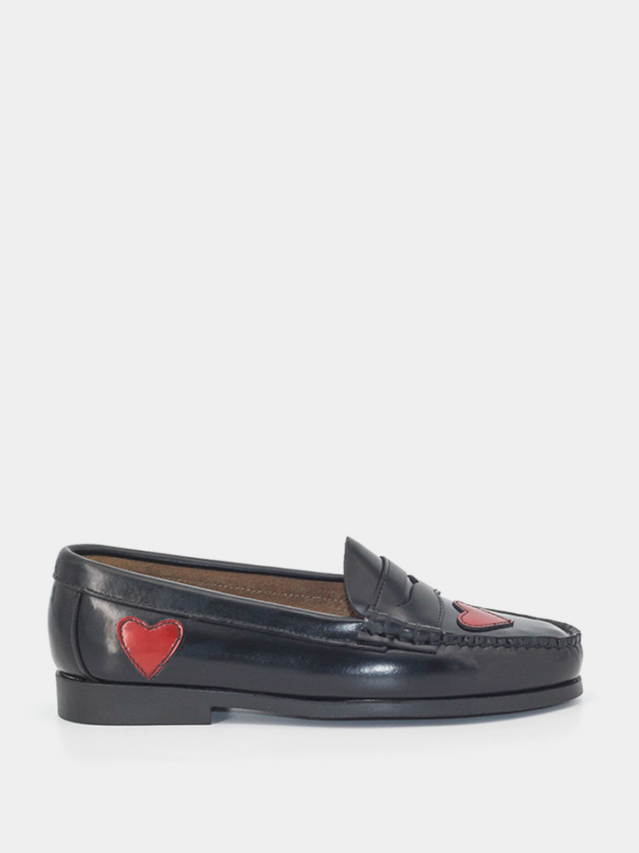 Mocasines piel antik negro con adorno corazones