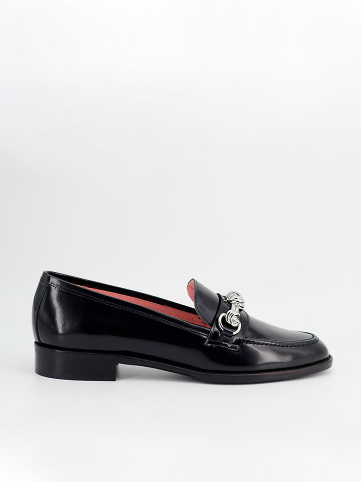 Mocasines de piel negra Castellano para mujer - modelo Toscana adorno